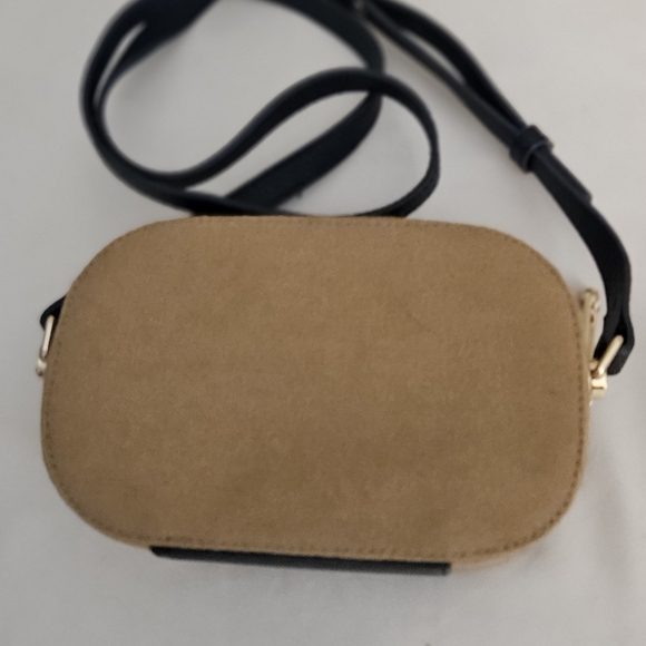 Tommy Hilfiger Element Camera Bag  Crossbody Light Brown Leather Embossed Logo - Picture 6 of 6